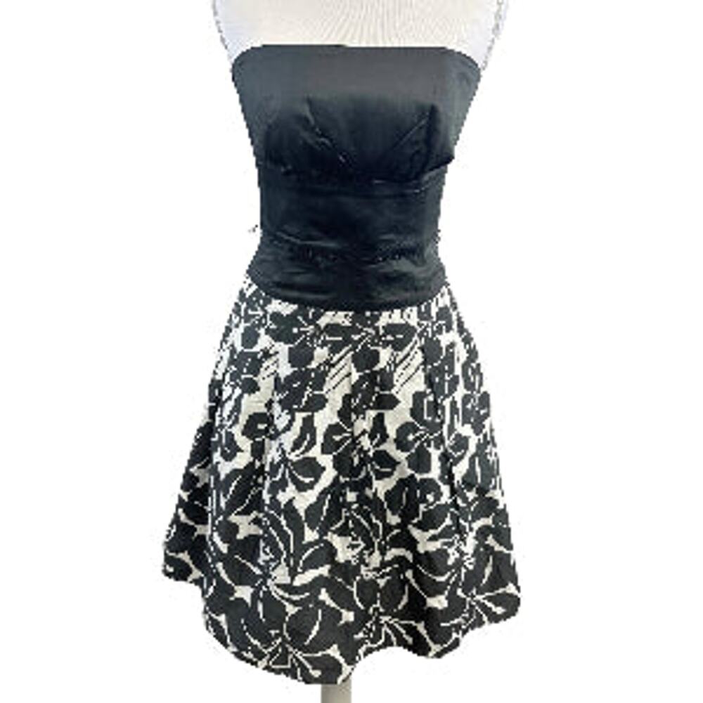 White House Black Market strapless dress, size 0